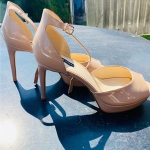 Size 12 Womens Nine West Heels!